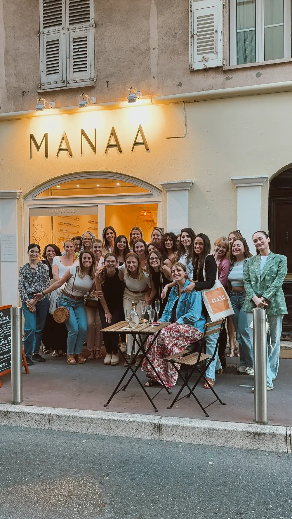 Afterwork devant le Manaa